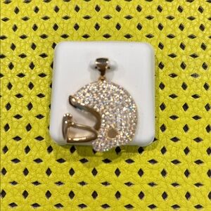 Beautiful pendant for Football lovers. 🏈🏈